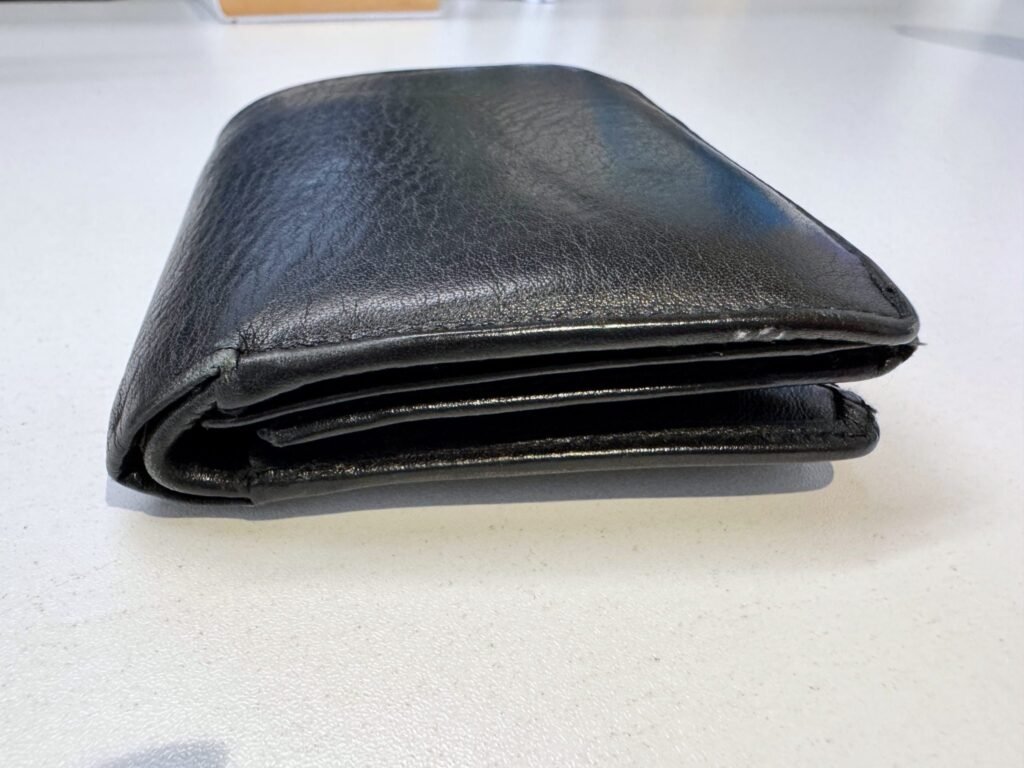 Portefeuille cuir gravé